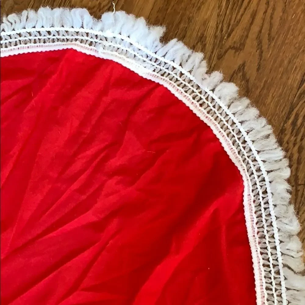 Vtg red felt Christmas‎ tablecloth or tree skirt
